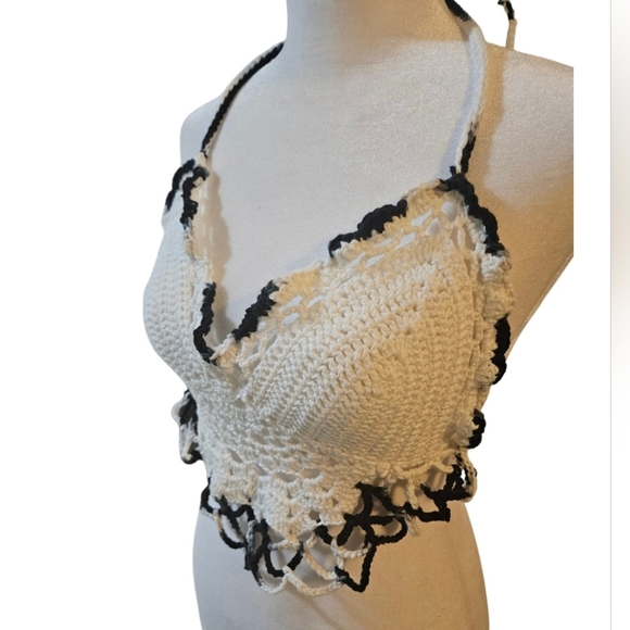 Hand Crafted Crochet Crop-Top Handmade Ombré black & White Bikini cover-up - Picture 4 of 17